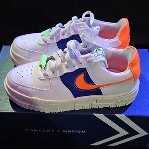 *Like New* Nike Womans Airforce 1 Pixel Lows